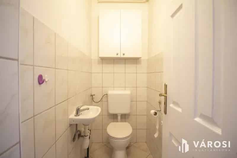 283m2-es Családi Ház 5 Szobával és 2319m2 Telekkel Eladó