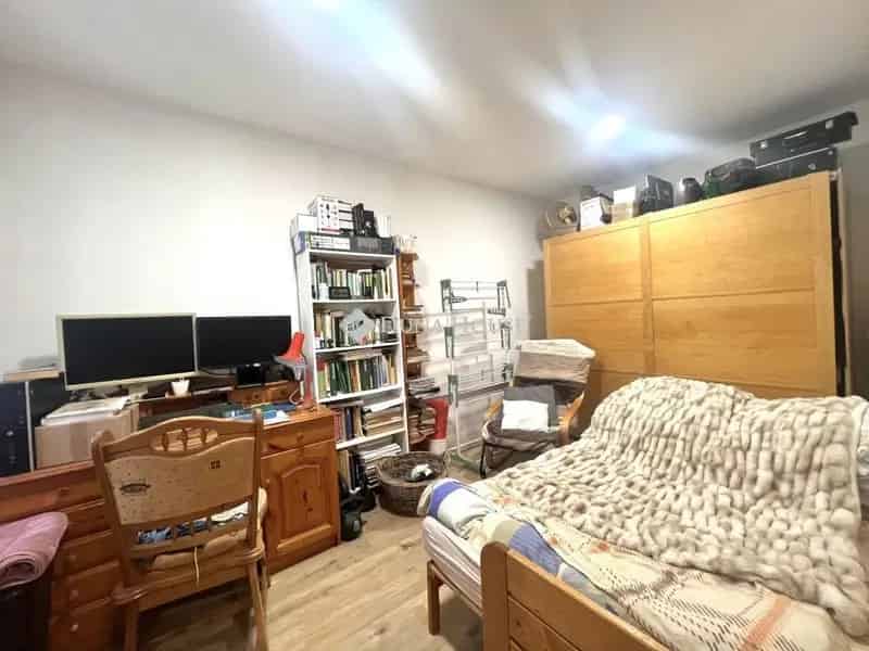 Ház Kiadó , Várpalotai járás, Dunántúl