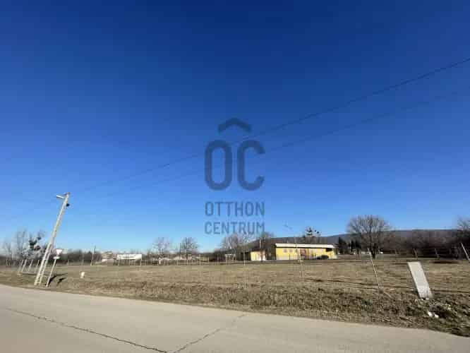 Sümegi kiadó telek 3800m2 villannyal vizzel