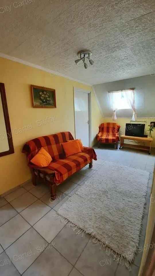 Balatonlellei családi ház eladó 982m2 telekkel