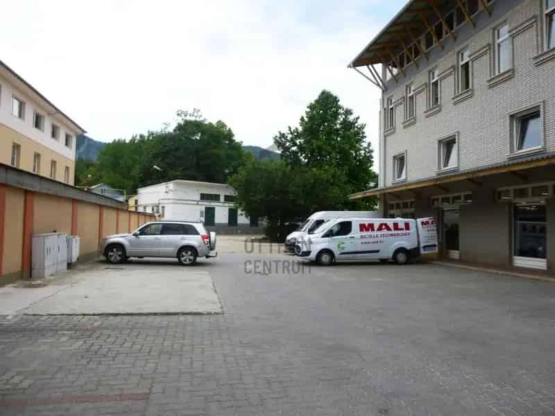 Bécsi úti üzlethelyiségek kiadó 10 5 nm-től