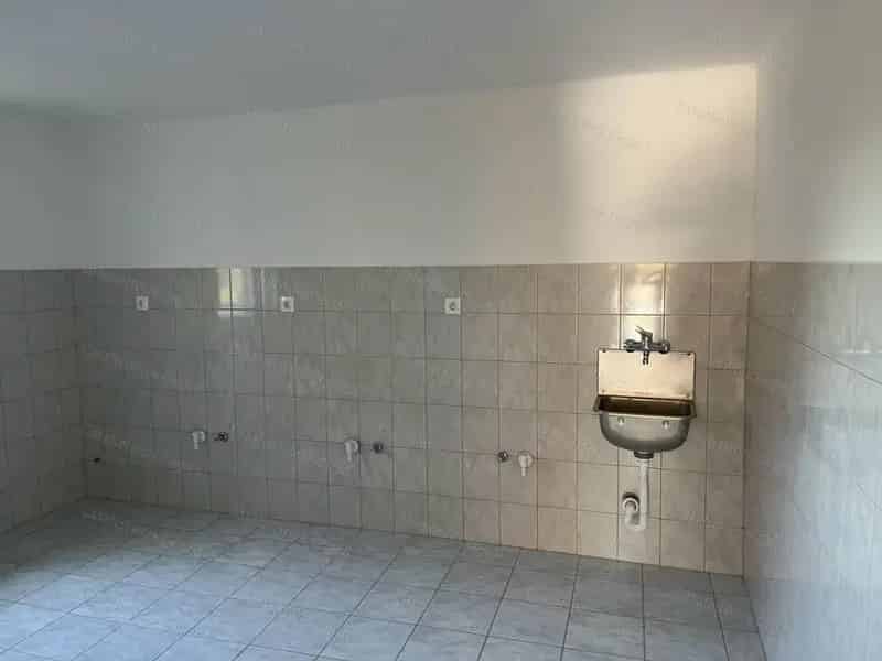 Eladó idősek otthona Nyársapáton 424 m2 1509 m2 telekkel