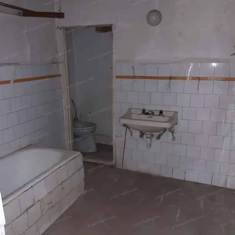 Solt két szobás családi ház eladó