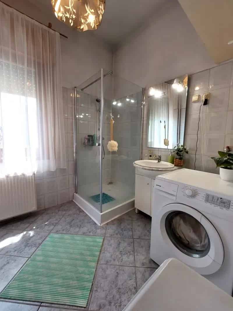 Szolnok Szandaszőlős 2 szintes családi ház eladó
