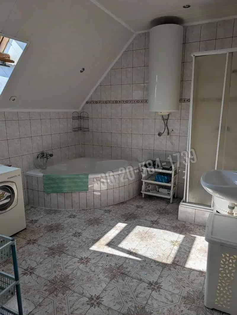Gyenesdiás családi ház eladó 310nm 3 szintes többgenerációs
