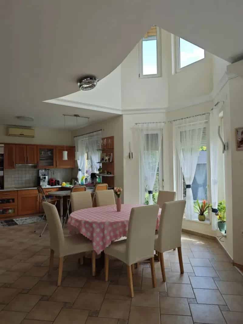 Győr Szabadhegy Újszerű Sorház Garázzsal Eladó