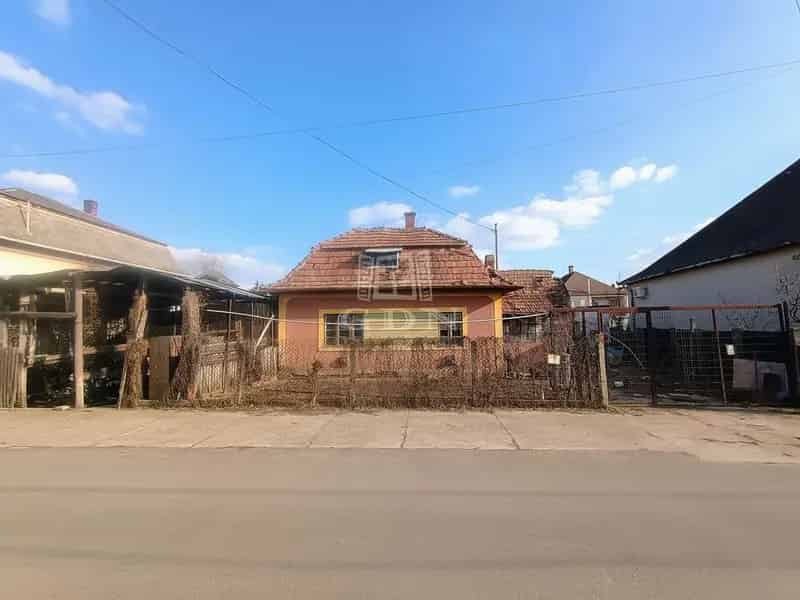 Debrecen Erkel Ferenc utca 2 szobás kertes ház felújítandó