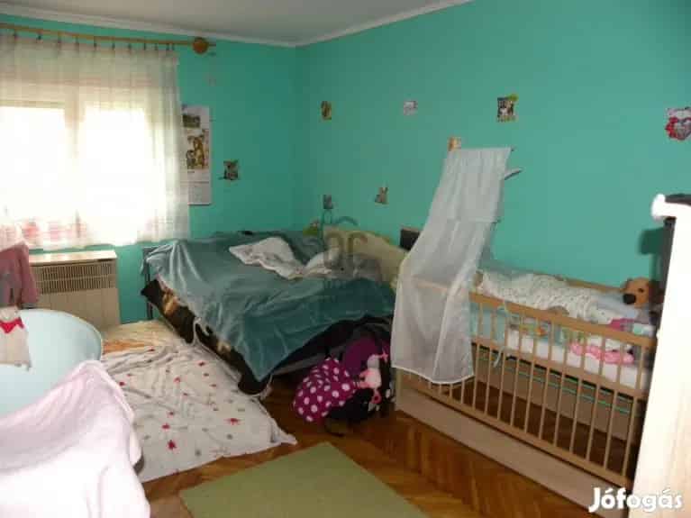 Mohácsi eladó tégla társasházi lakás 100nm 2+2 félszobás