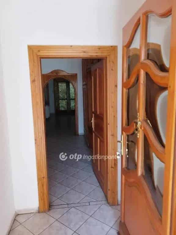 170m2-es kétszintes családi ház Eger-Pásztorvölgyben eladó