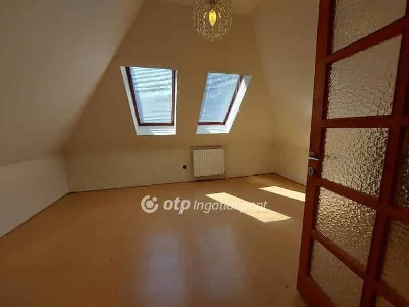 213 m2-es családi ház Görcsönyben Pécs közelében