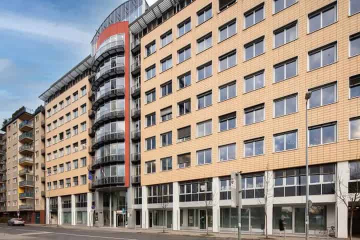 Myhive Thirteen Globe Irodaház Kiadó Budapest XIII kerület