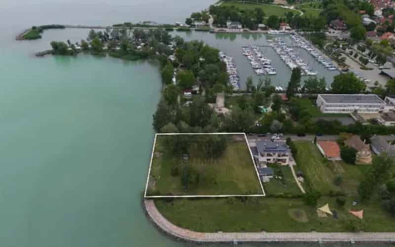 Balatoni Telek Elado Sajat Vizparttal 1240nm