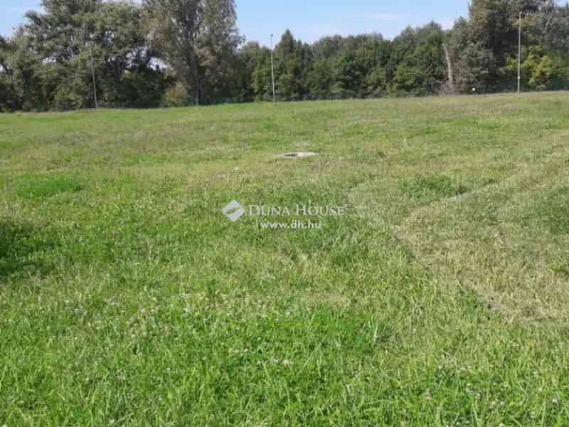 Sopron Győri út 4227 nm-es kereskedelmi terület eladó