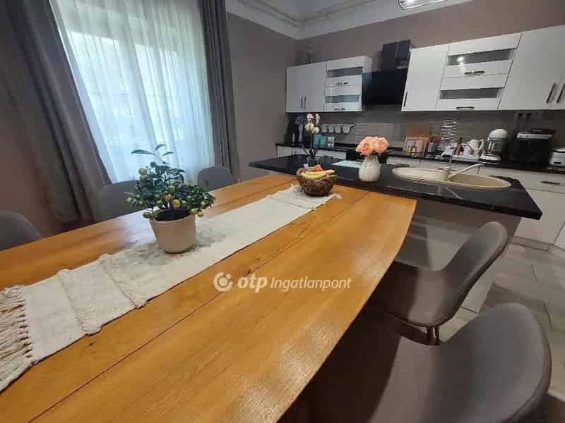 Szentesi felújított családi ház eladó - 160 nm - 3 szoba