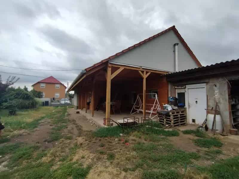 76 m2-es családi ház Ongán nagy telekkel