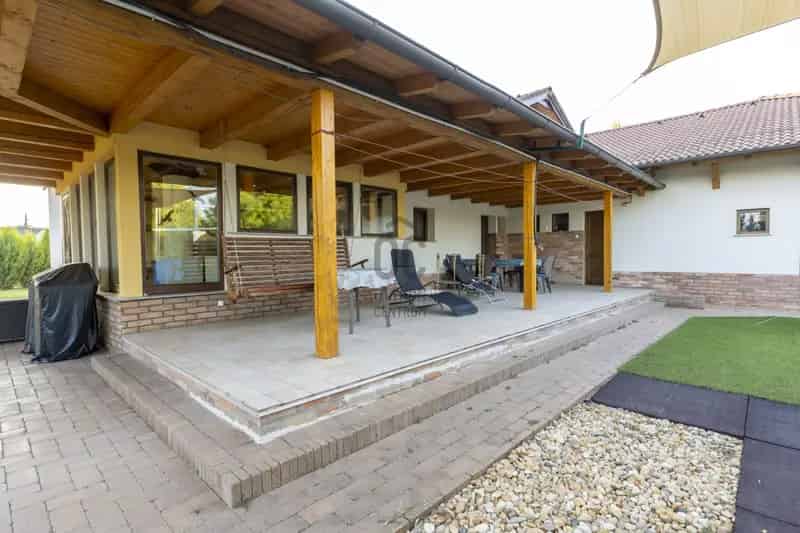 Besnyői családi ház eladó 379m2 73m2 melléképülettel 4327m2 telekkel