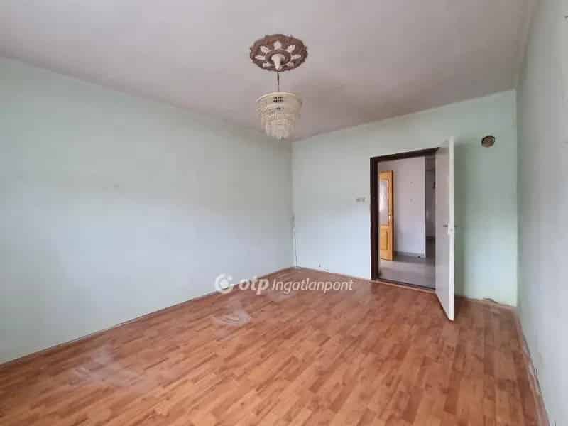 72 3 m2-es 2 szobás családi ház Veszprém megyében