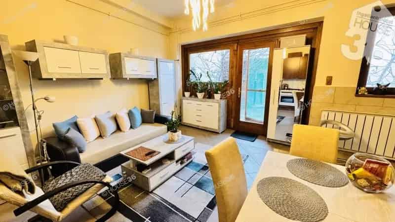 200 m2-es családi ház 380 m2-es telekkel eladó