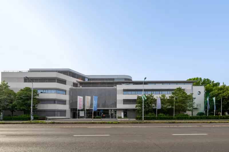 Büro Center West Irodaház - 4800 m2 Bérelhető Iroda Dél-Budán