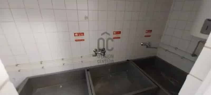 Nagykőrösi eladó üzlethelyiség felújítva
