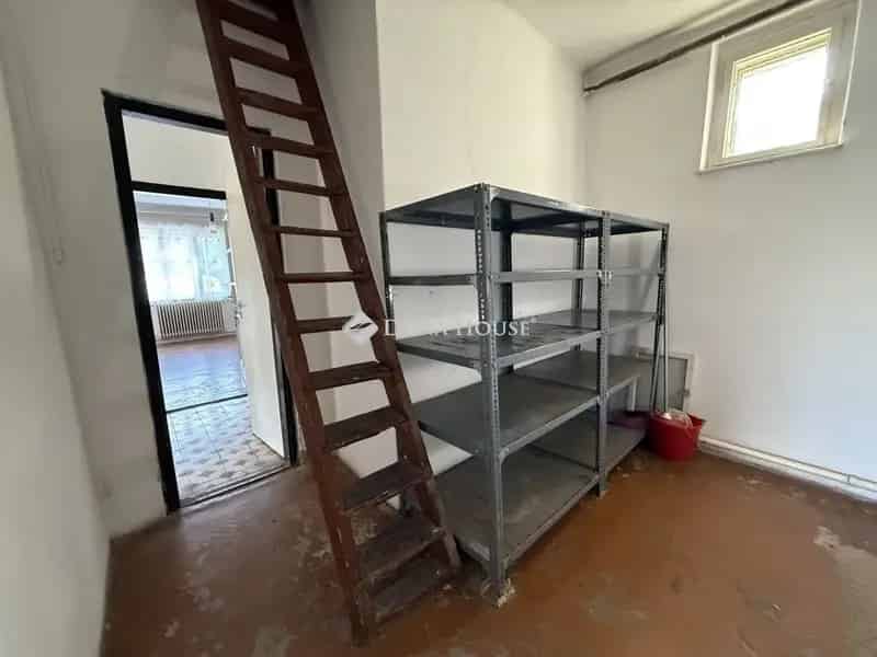 Családi ház eladó Menden tágas telekkel állattartásra is