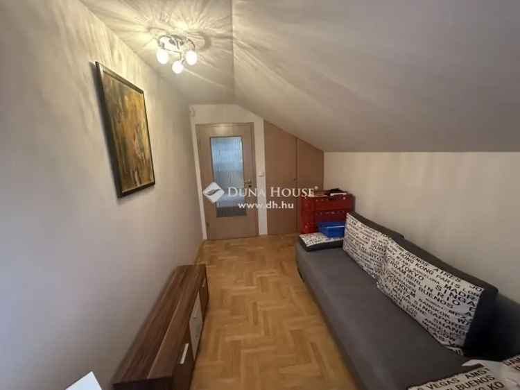 129 nm-es 5 hálószobás családi ház Debrecenben