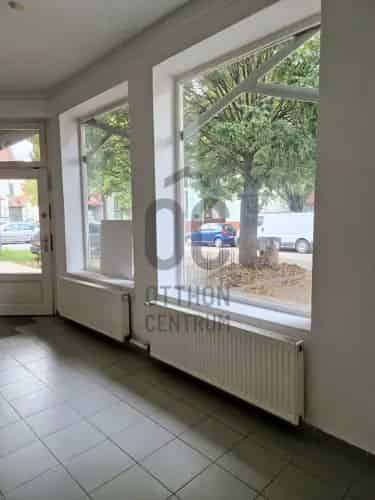 Orosházai eladó üzlethelyiség 86 m²