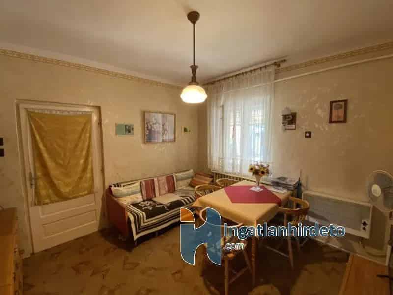 Karácsond 85 nm-es 2 1 szobás családi ház eladó