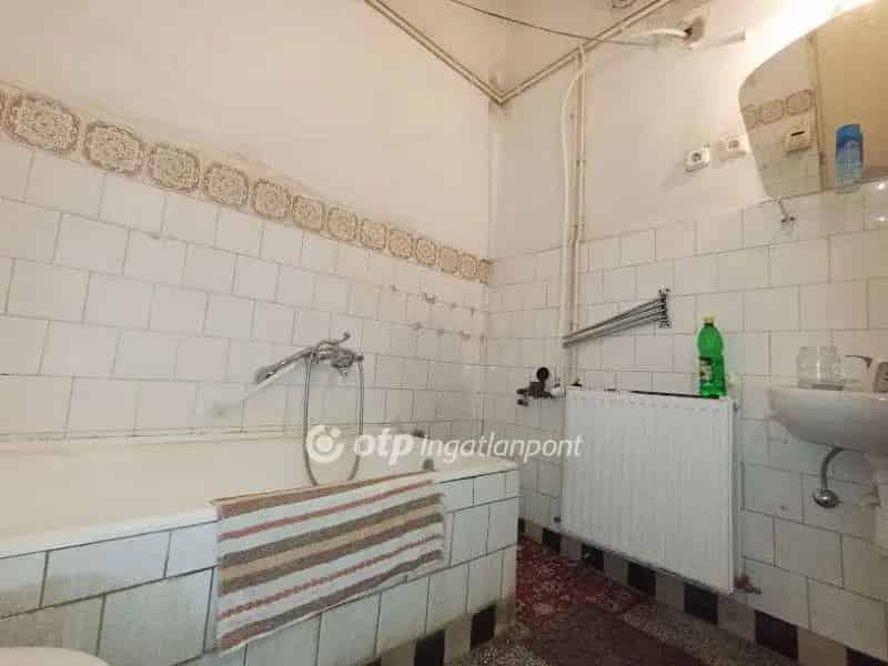 Gyongyos Belvarosban Elado Felujitando Lakas Kertkapcsolattal