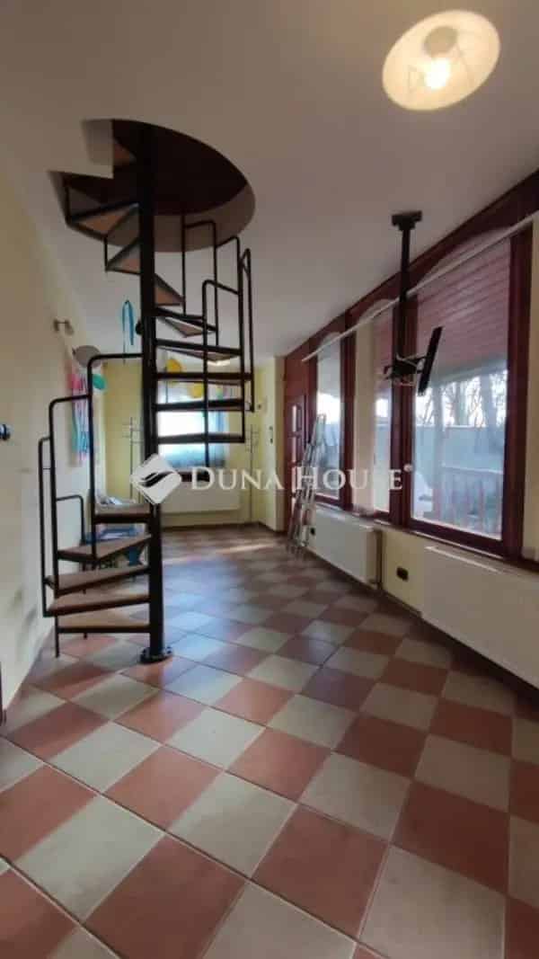 Gyali 2 szintes csaladhaz elado garazzal es nagy telekkel