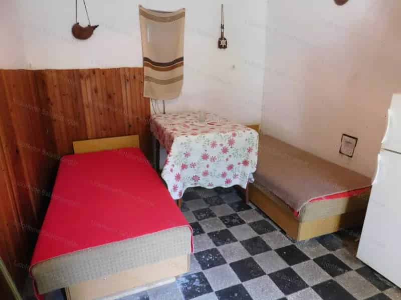 Öreglaki zártkerti ingatlan eladó - Balaton közelében