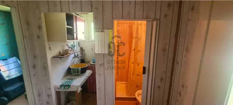 Dömsödi nyaraló eladó 444 m2-es telken 33 5 m2