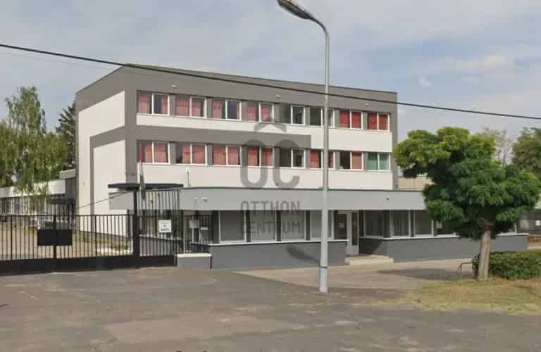 Ceglédi Üzem Raktár Kiadó 3489 m2 4m Belmagasság