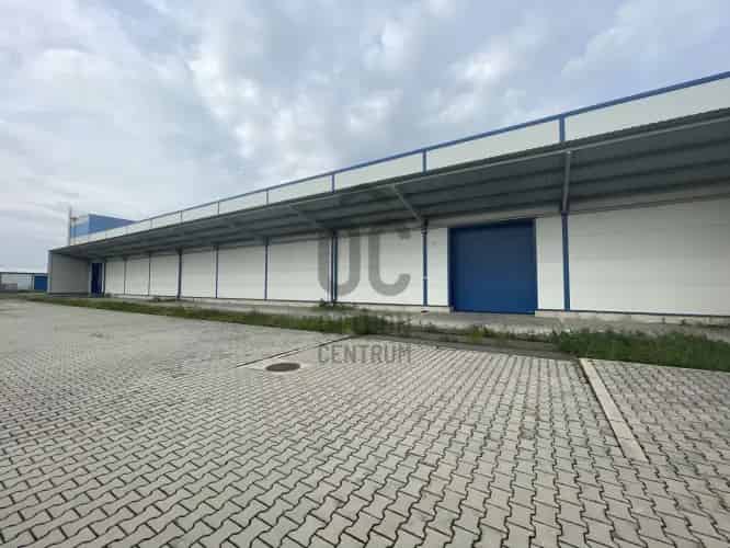 Szombathelyi üzleti ingatlan kiadó 4362 nm 3 raktárral vasúti csatlakozással