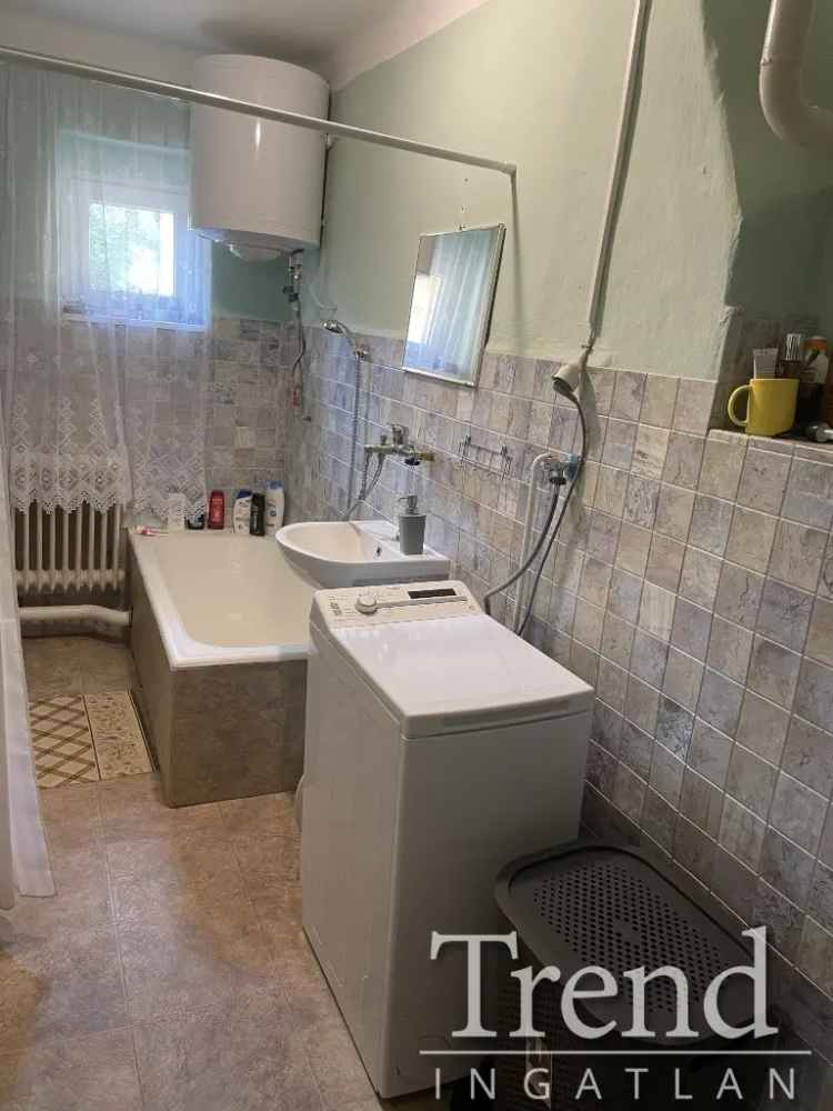 Felújított 2 szobás ház Nagyvenyimben