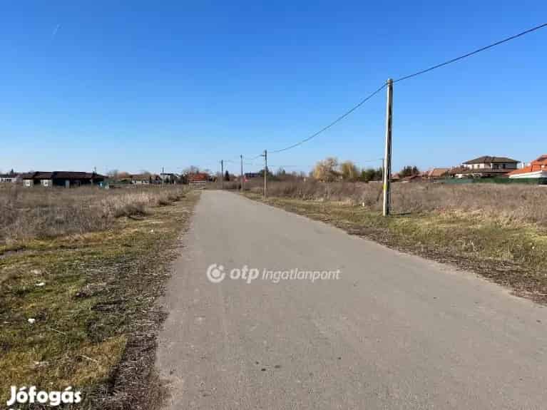Eladó építési telek Seregélyesen 935 m2