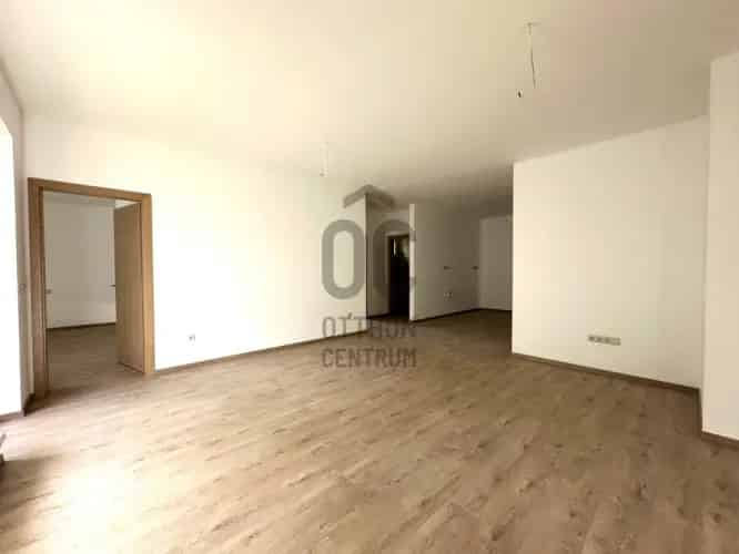 Kaposvári eladó újépítésű lakás, GDH373721