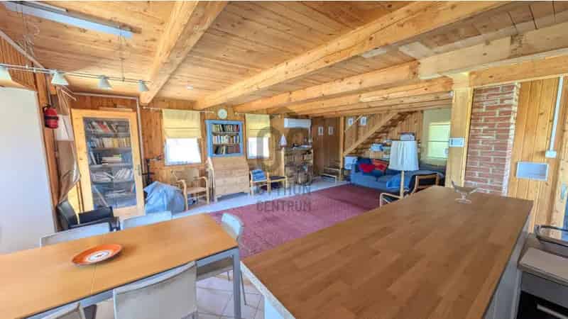 Balatonakarattyai eladó nyaraló 120m2 dupla terasszal