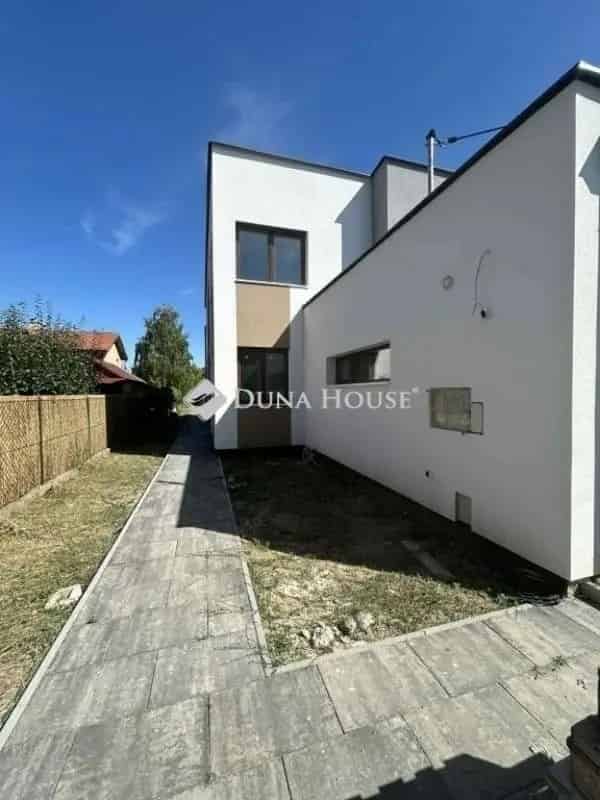 186m2-es 2 Szintes Ikerhaz Garazzsal 18 Keruletben