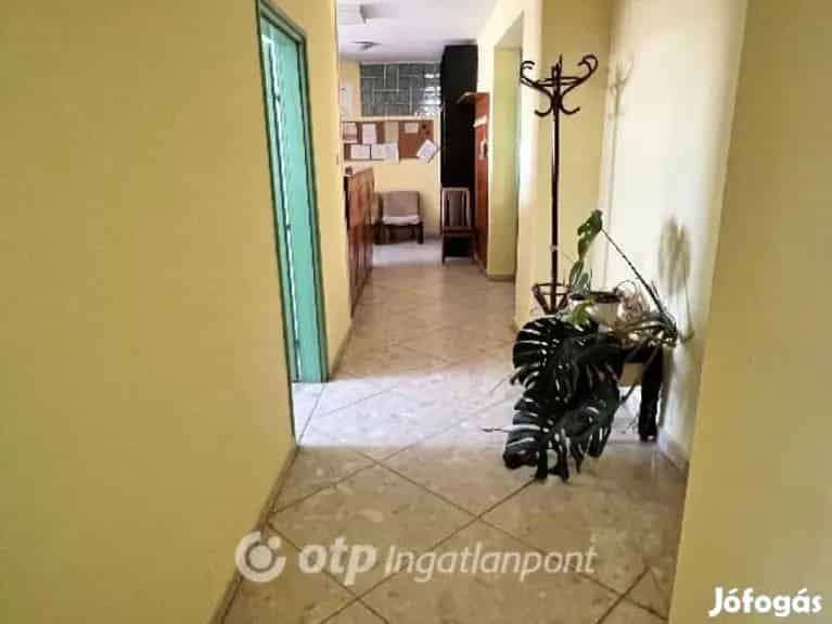 670 nm-es Irodaház Eladó Pápa Ipari Parkban
