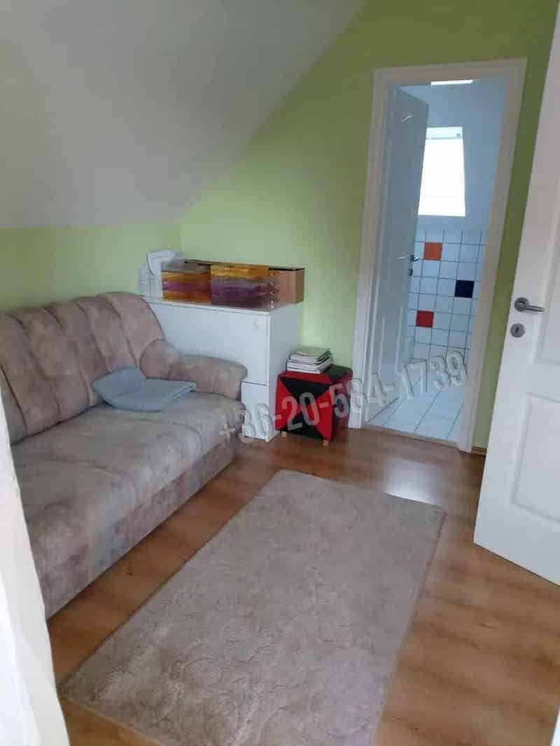 Keszthelyi családi ház eladó - felújított, 150 m2, 4 garázs