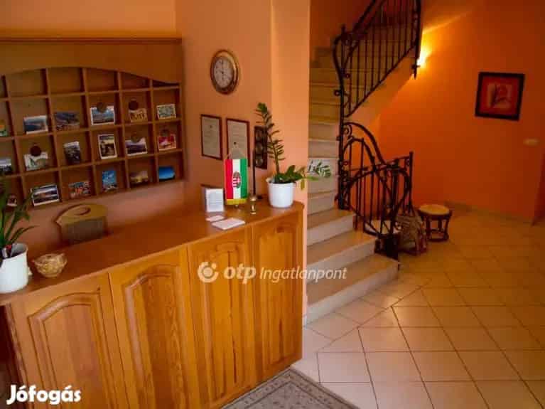 Eladó Panzió Debrecenben - 16 szoba, apartman, befektetés