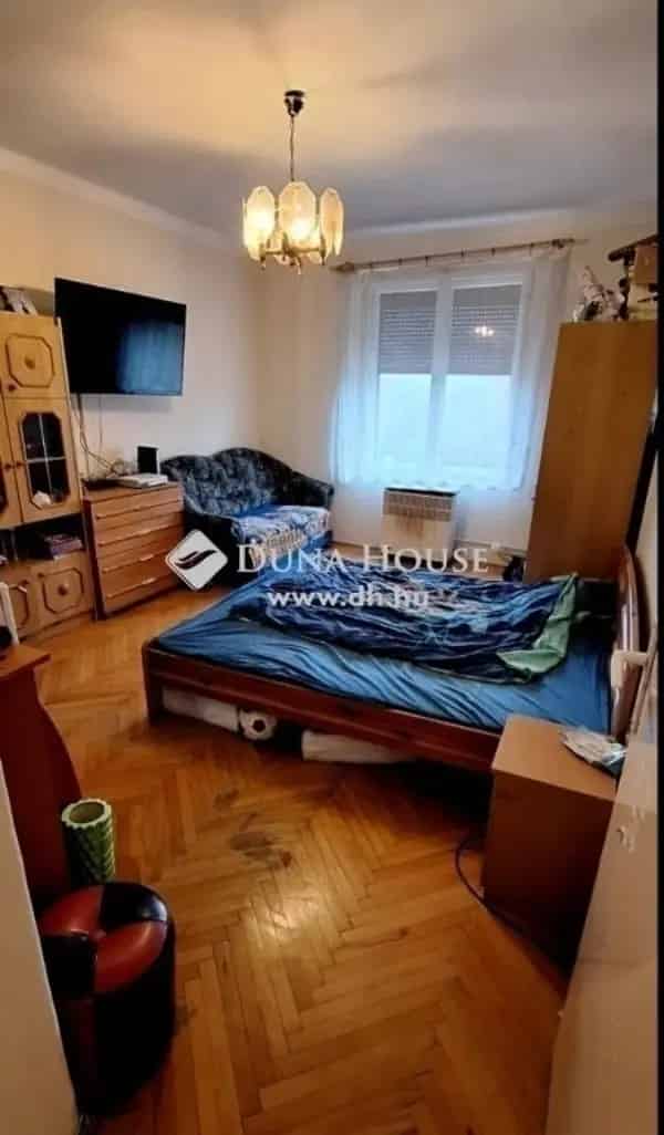 2 szobás felújítandó lakás eladó Pécs Uránvárosban
