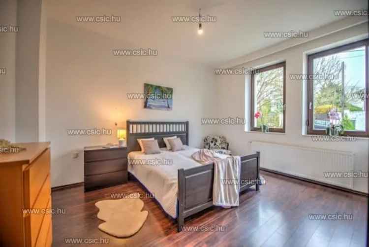 Aranyhegyi Luxus Családi Ház Eladó 8 2 5 Szoba Medence Panoráma
