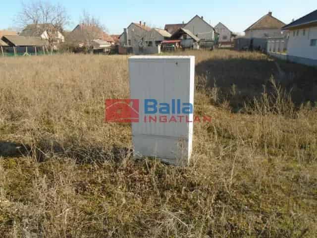 Tiszakécske 744 m2-es Telek Eladó Holt-Tisza Közelében