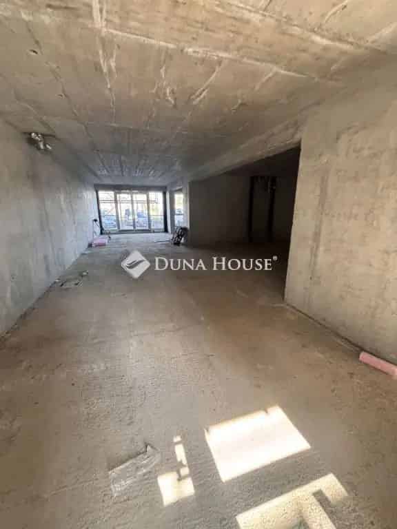 162 m2-es Üzlethelyiség Kiadó Győrben - Forgalmas Elhelyezkedés