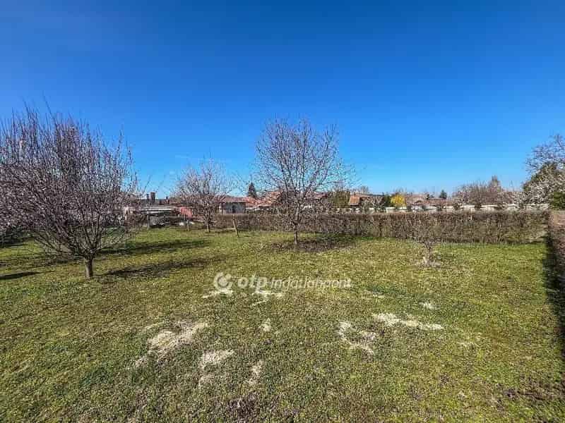 786 m2-es építési telek eladó Balatonbogláron