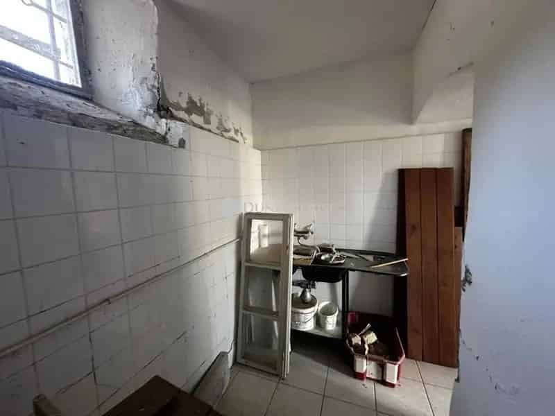 Befektetés Szakályban: 275 m2-es üzletek lakásokkal