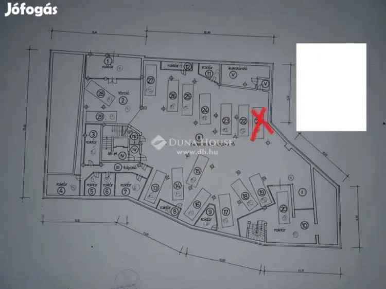 Pécs Belváros Teremgarázs Eladó 14 nm Fűtött Kamerás Portaszolgálattal
