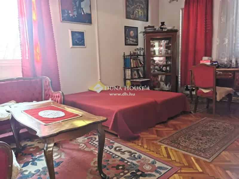 Családi ház üzlethelyiségekkel Miskolc Martin-kertvárosban